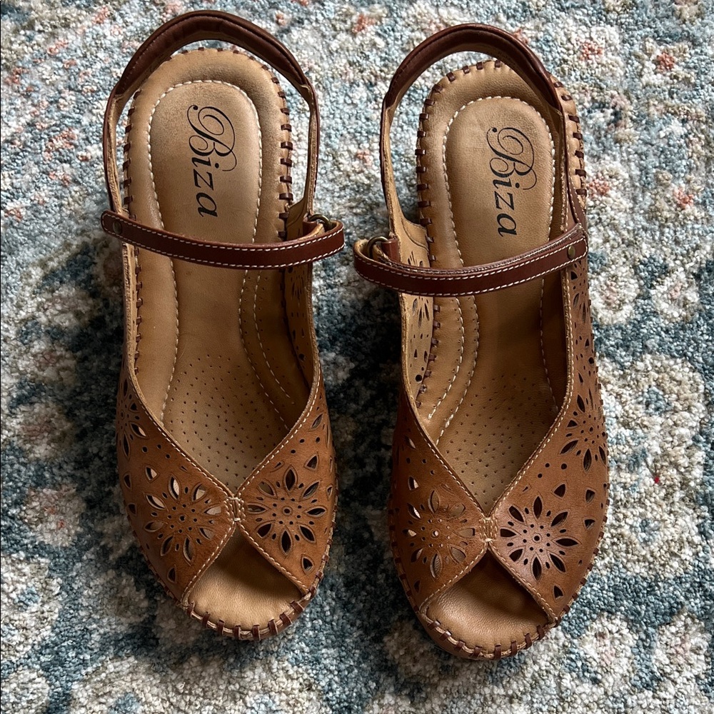 Biza Women's Brown Leather Sandals